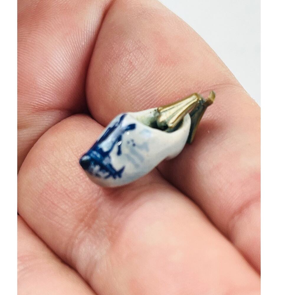 VTG Blue Dutch Shoe Clog Holland Amsterdam Charm Pendant Tiny Porcelain ? White - Picture 2 of 14